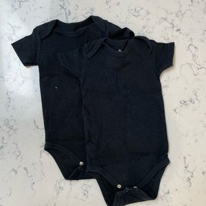 DEFAHN Short-Sleeve Onesies - Black